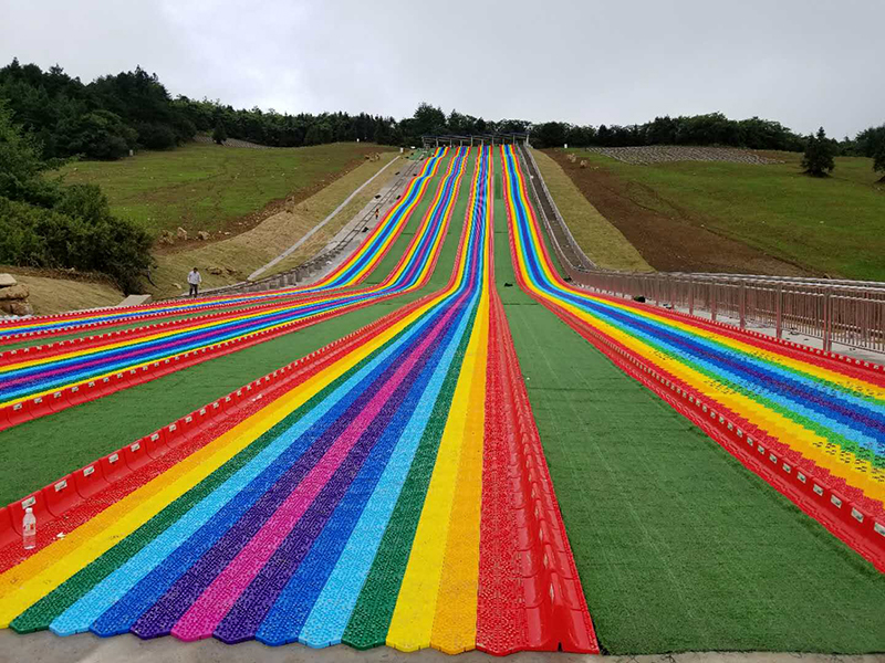 華中最長七彩滑道6月29日開業